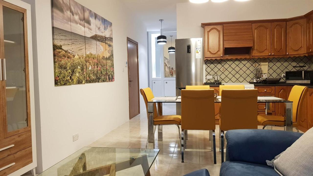 Spacious Side-Sea View Apartment At St Paul'S Bay 圣保罗湾城 外观 照片